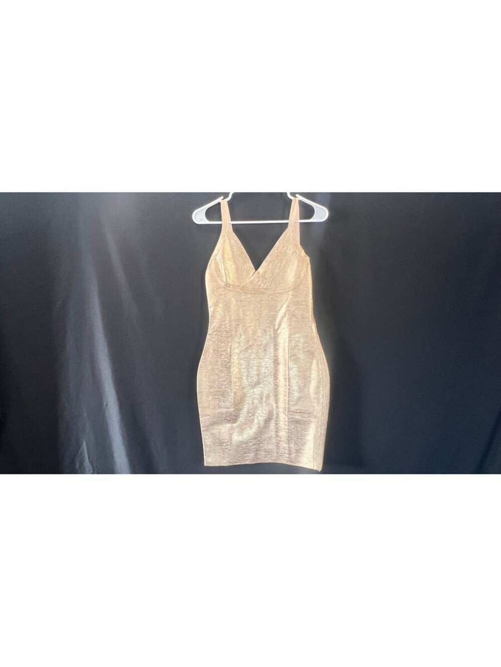 NWT Bella Barnett Metallic Gold V-Neck Bandage Bodycon Mini Dress L